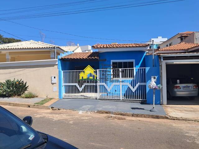 #798 - Casa para Venda em Nova Resende - MG - 2