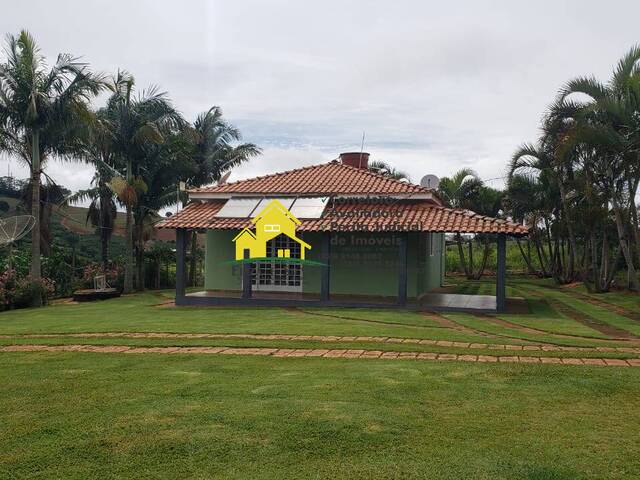 #1067 - Casa para Locação em Nova Resende - MG