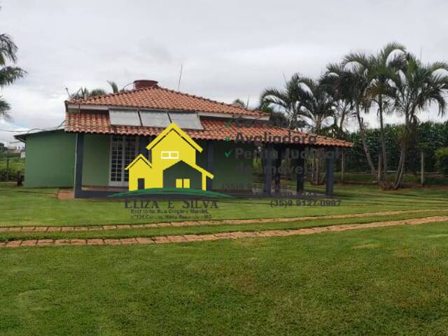 #1067 - Casa para Locação em Nova Resende - MG